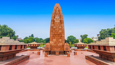 ‘I bow my head in deep reverence’: Harbhajan pays tribute to Jallianwala Bagh martyrs ‘I bow my head in deep reverence’: Harbhajan pays tribute to Jallianwala Bagh martyrs