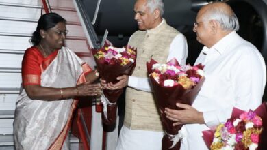 Gujarat Guv, CM Patel accord warm welcome to Prez Murmu at Ahmedabad Airport (Lead)