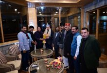Omar Abdullah meets Parliamentary panel on energy at Gulmarg ski resort