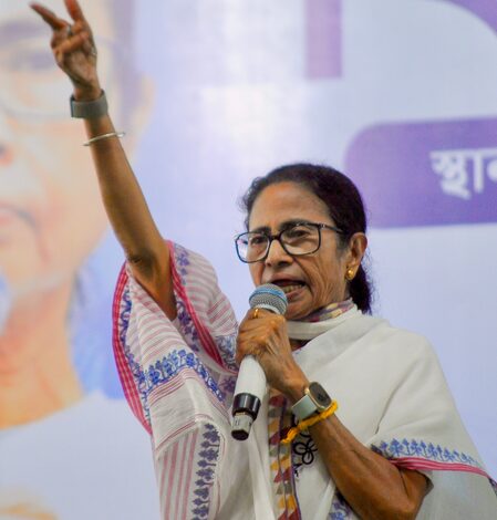 CM Mamata alleges central forces tried to check her car, dares ECI to do so daily CM Mamata alleges central forces tried to check her car, dares ECI to do so daily