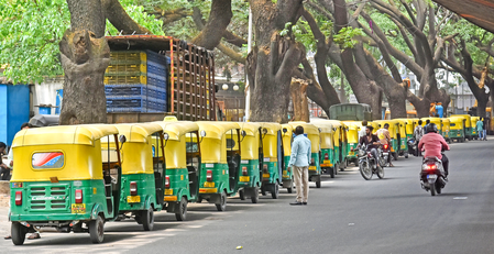 Kannada group urges K’taka govt to adopt Maharashtra language rule for auto, taxi drivers Kannada group urges K’taka govt to adopt Maharashtra language rule for auto, taxi drivers