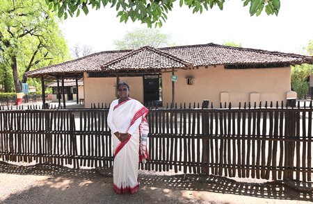 Prez Murmu visits Sevagram Ashram in Wardha; impresses locals with simplicity and curiosity Prez Murmu visits Sevagram Ashram in Wardha; impresses locals with simplicity and curiosity