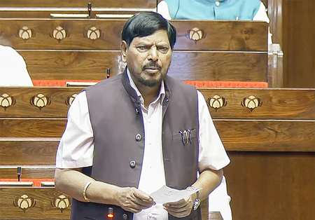 Ramdas Athawale backs Marathi mandate for auto-taxi drivers, disapproves cancellation of licence