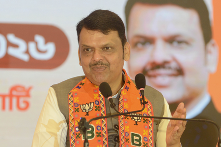 Maha CM directs to prioritise immediate land availability ​