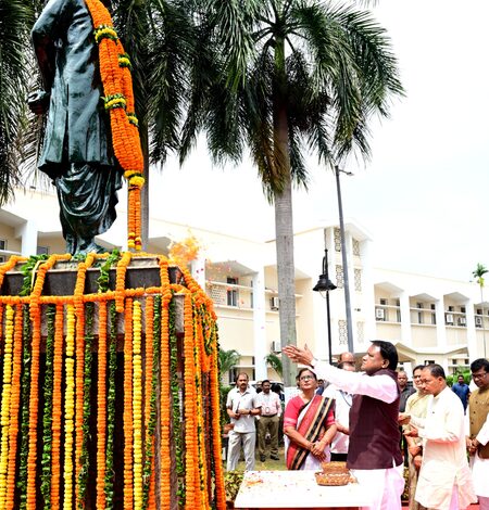 CM Mohan Majhi reaffirms ‘Samruddha Odisha’ vision, pays tribute to Biju Patnaik