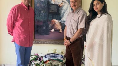 Anupam Kher visits Asha Bhosle’s house: I could almost hear her humming