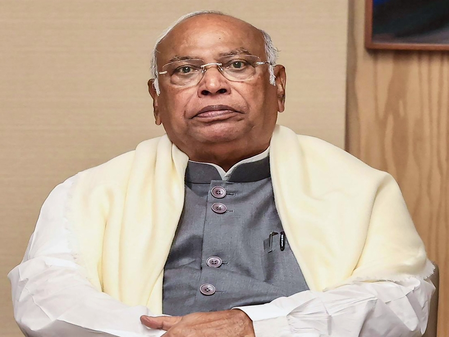 Kharge criticises PM Modi’s address, raises concerns over handling of women’s quota issue