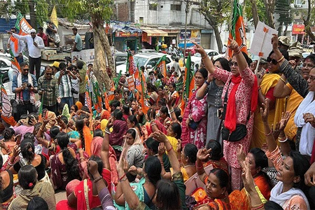 BJP holds massive protest outside Ranchi SSP office over gang-rape of dental student