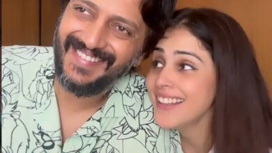 Bhagyashree recalls how Genelia fed Riteish on the set of ‘Raja Shivaji’