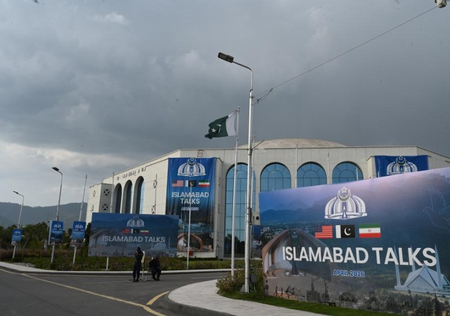 Table for talks set as world awaits US, Iran meet halfway in Islamabad