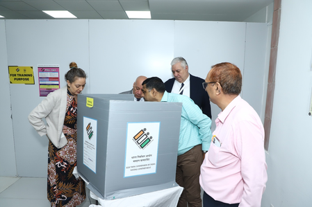 EVM demo, mock poll at IIDEM help foreign delegates understand Indian poll process​