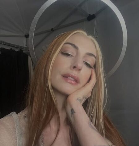 Anne Hathaway talks about feeling the heat during filming of ‘The Devil Wears Prada 2’