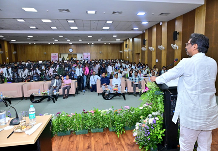 Jharkhand CM hands over appointment letters to 299 new CDPOs, women supervisors