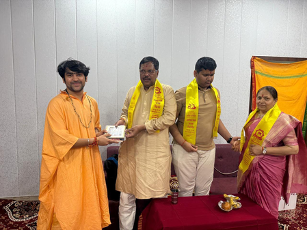 Former CJI Gavai visits Bageshwar Dham, praises social work by head priest Dhirendra Shastri