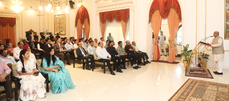 MP Guv felicitates flag fund contributors; Jabalpur division leads collection