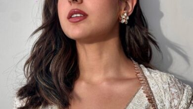 Sara Ali Khan shares glimpse of her ‘raat bhar shoot’, shares team selfie at 2:43 AM from set