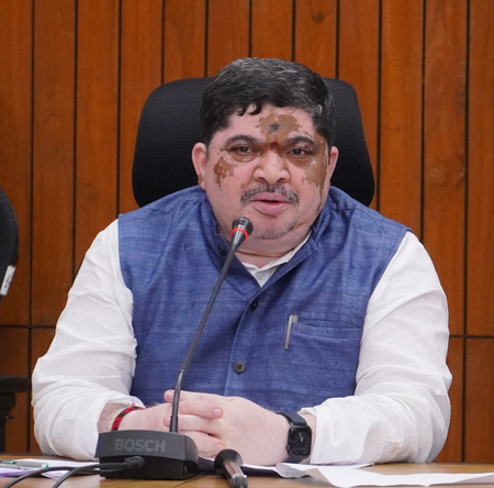 Telangana transport minister appeals to RTC employees to end strike