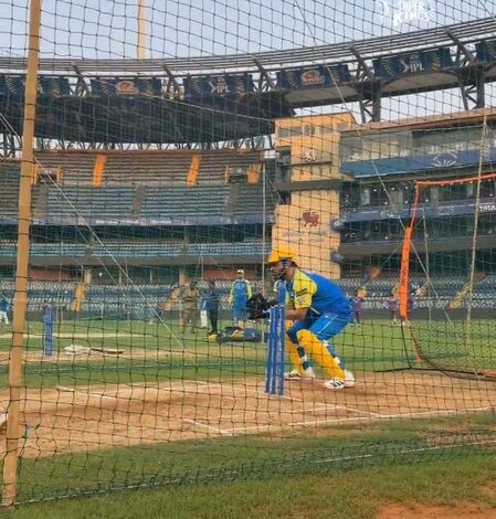 Dhoni making a comeback against MI would be really special: Aditya Tare