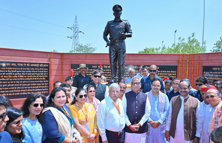 Rajasthan CM unveils Sagat Singh Rathore statue, reiterates support for soldiers​