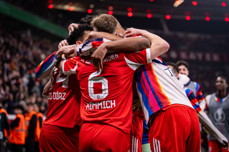 Bayern reach DFB Pokal final to keep treble dream alive
