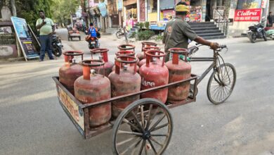 Delhi Police bust illegal LPG racket in Palam-Dwarka; 137 cylinders seized
