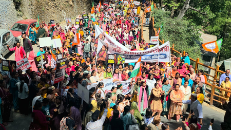 Jan Aakrosh Mahila Padyatra sees major turnout in Shimla