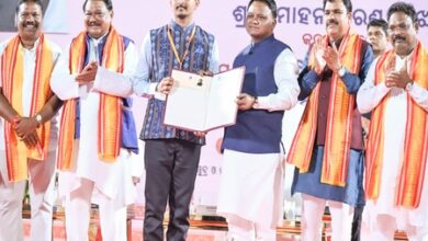 Odisha CM calls public servants ‘face of govt’, hands over 4,623 job letters