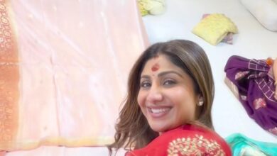 Shilpa Shetty goes ‘saree bingeing’ in Banaras