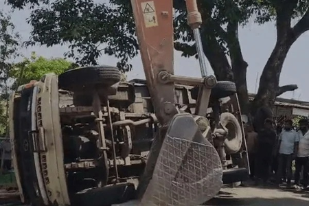 Jharkhand road accident claims three lives, highway blocked for hours