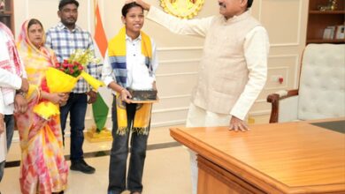 MP girl scores 499 out of 500 in 10 board exams, awarded Rs 1 lakh by CM