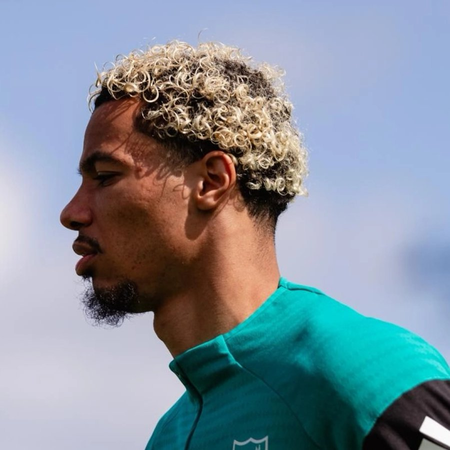 Liverpool’s Hugo Ekitike undergoes successful surgery as Slot provides recovery update