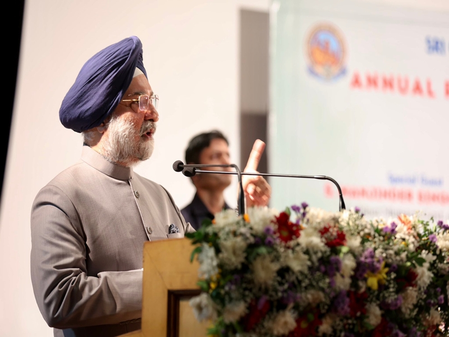 Delhi L-G urges Khalsa College students to be agents of change in digital era