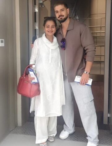 Zarina Wahab shares rare picture posing with son Sooraj Pancholi