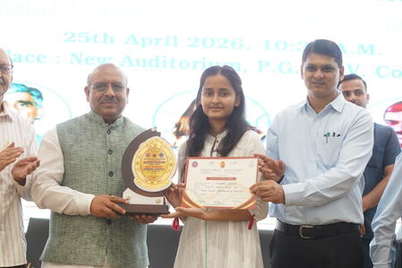 Delhi Speaker Vijender Gupta asks youth to build strong character