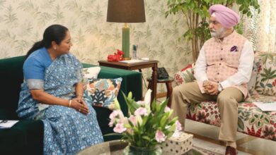 Delhi CM meets L-G on eve of moving resolution on Women’s Bill in Assembly​