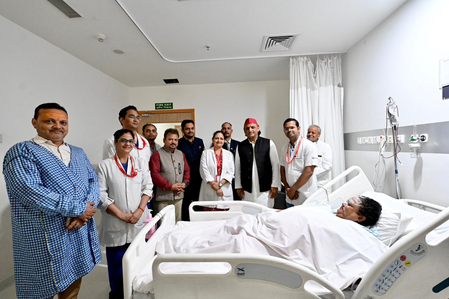 Akhilesh Yadav visits BJP MLA who was injured while burning SP chief’s effigy