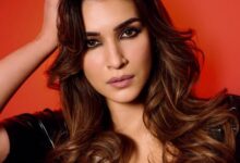 Kriti Sanon shakes leg with ‘Wow munda’ in her vanity van