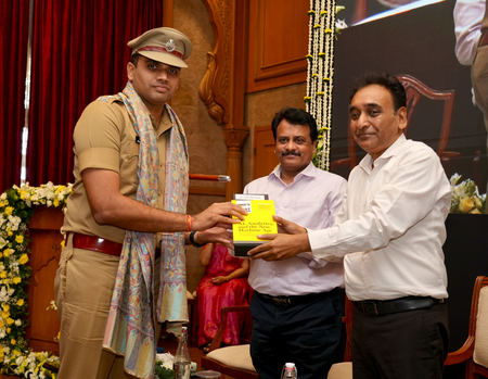 Need to focus on providing more accessible, faster and transparent services to citizens: Maha Chief Secy