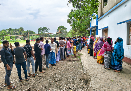 Bengal polls: Brisk voting underway, 61.11 pc recorded in first six hours