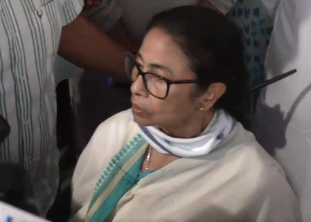 Bengal polls: CM Mamata calls CRPF force ‘Gunda’, then rectifies