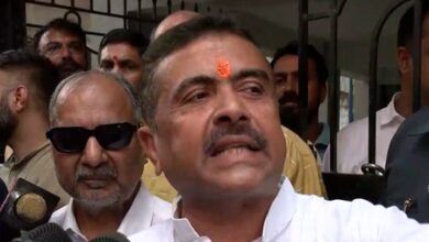 Mamata Banerjee, Suvendhu Adhikari land at Chakraberia polling booth but don’t talk