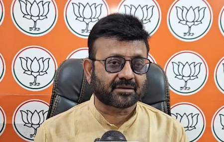 Bengal Phase 2 polling hit by violence, EVM tampering allegations; BJP slams Trinamool