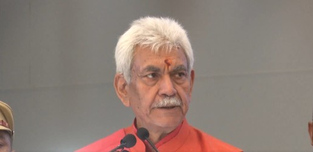 Ahead of Amarnath Yatra, J&K L-G chairs high-level security review meet