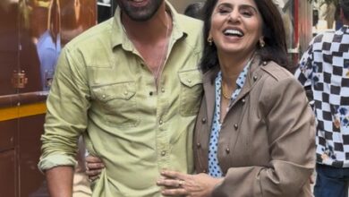 Ranbir Kapoor recreates the ‘Senti’ hook step with mom Neetu Kapoor during an impromptu dance