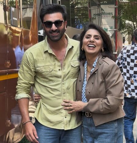 Ranbir Kapoor recreates the ‘Senti’ hook step with mom Neetu Kapoor during an impromptu dance