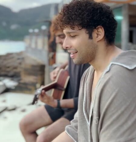 Siddhant Chaturvedi treats with his music single ‘Rehna’ on his birthday