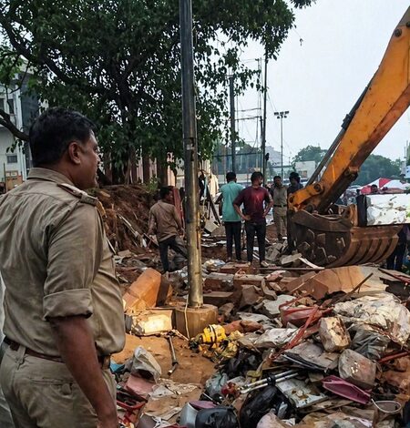 Heavy rain, hailstorm lash Bengaluru; 7 feared dead as govt hospital compound wall collapses