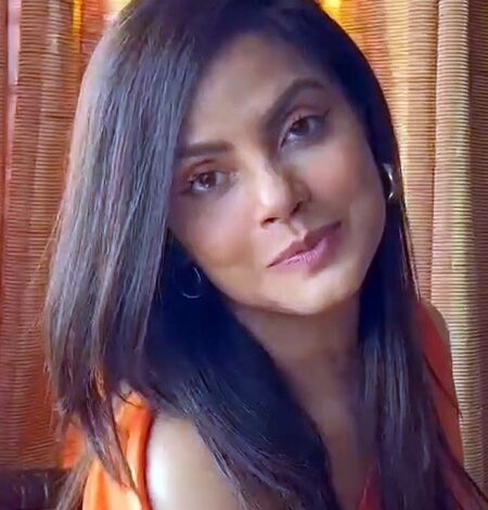 Neetu Chandra questions Bhojpuri industry’s future, urges filmmakers to make at least one decent movie