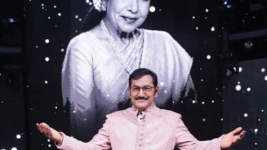 Sudesh Bhosle recalls Asha Bhosle being hurt after he denied being her son in public