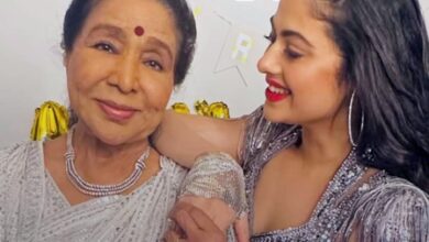 Zanai Bhosle reveals her mobile wallpaper featuring late grandmother Asha Bhosle